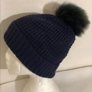 Norla Canada OS Pom Pom Knit Beanie